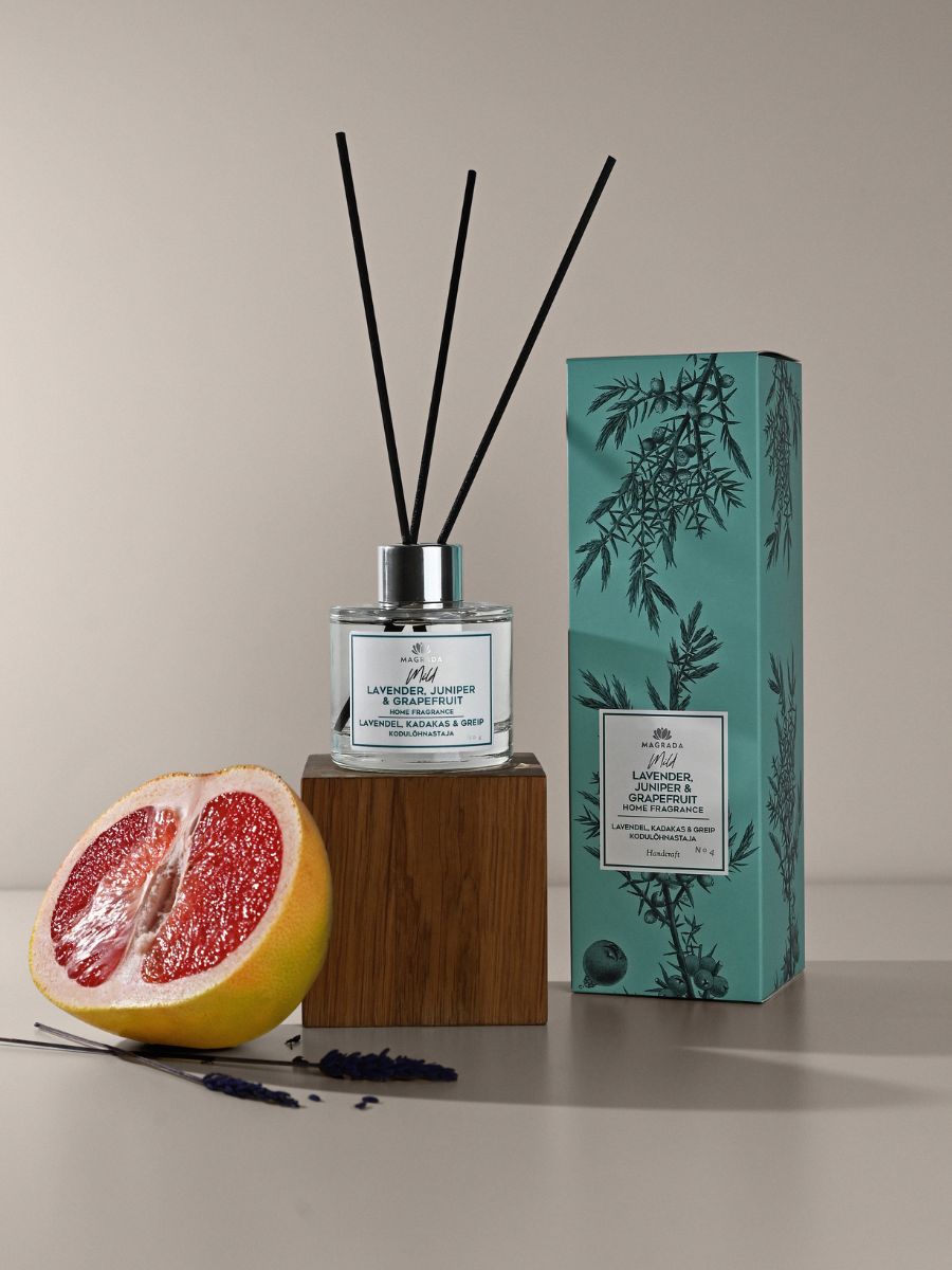 Mild reed diffuser with grapefruit and juniper natural home fragrance
